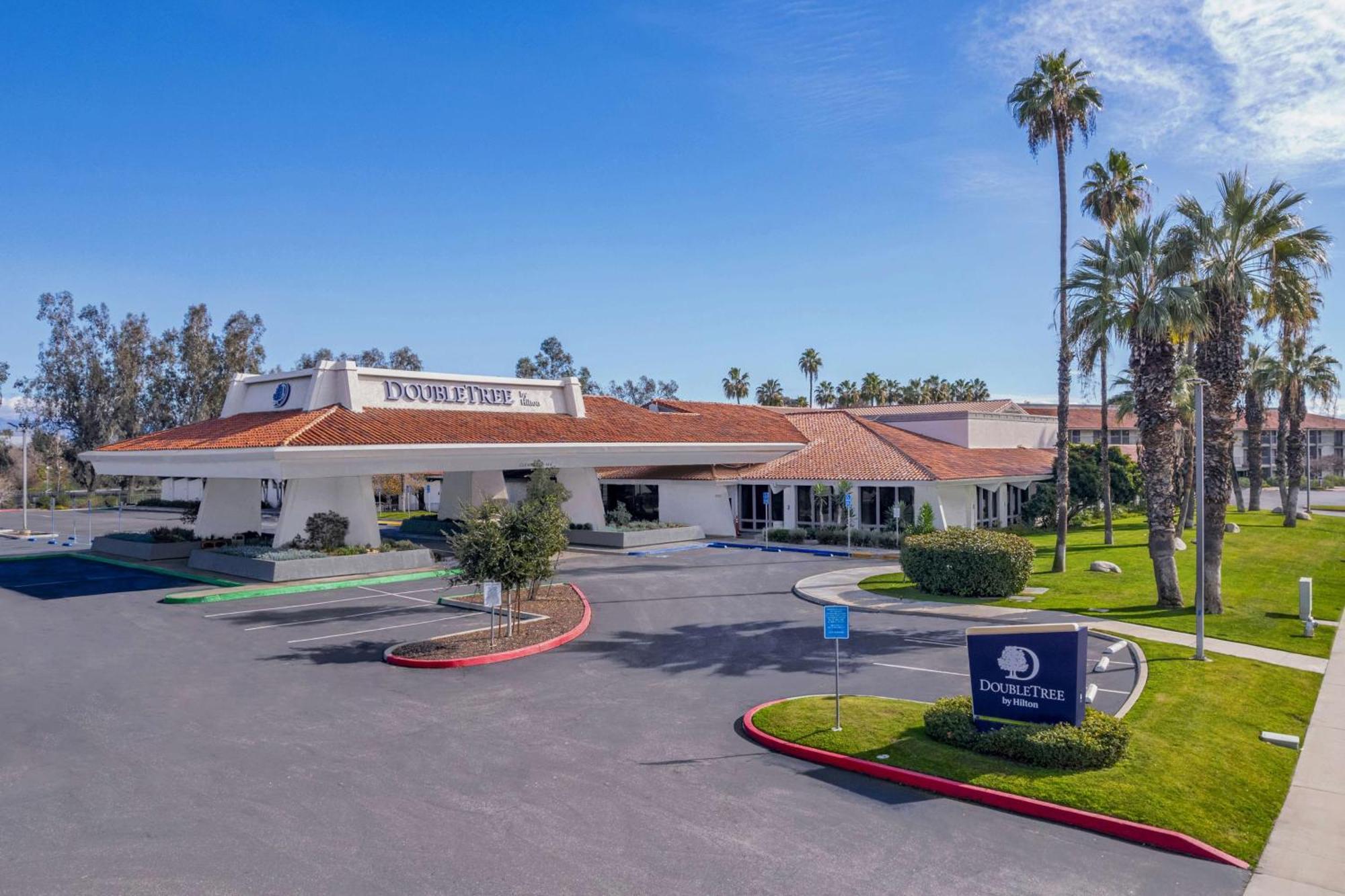 מלון Doubletree By Hilton בייקרספילד מראה חיצוני תמונה