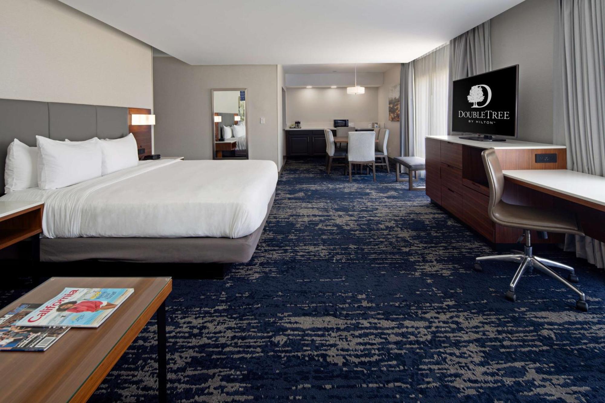 מלון Doubletree By Hilton בייקרספילד מראה חיצוני תמונה