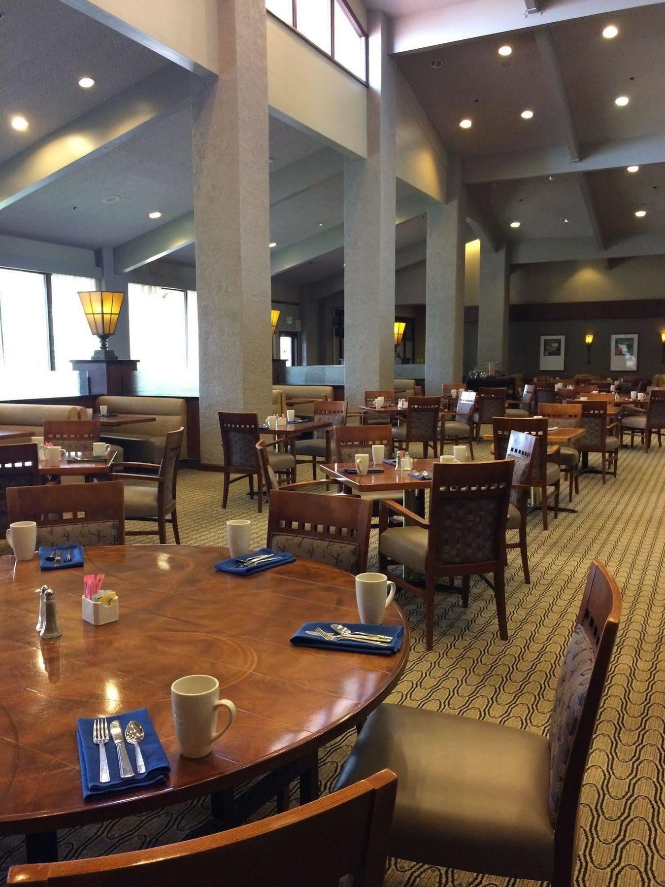 מלון Doubletree By Hilton בייקרספילד מראה חיצוני תמונה